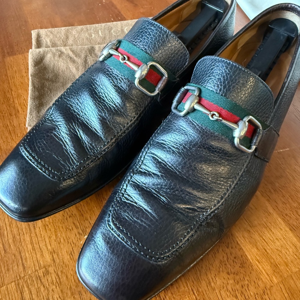 Gucci Black Leather Loafers with Green and Red Straps